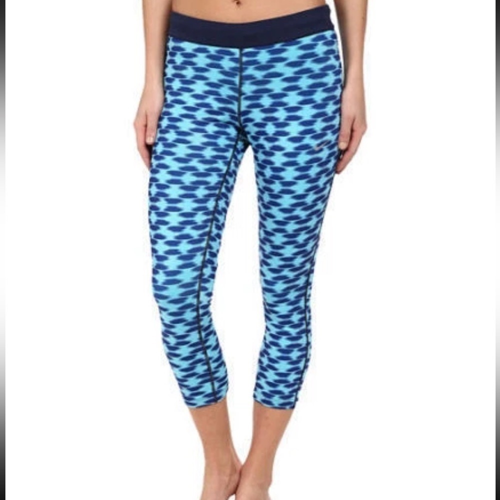 2/$30 Nike Relay Print Womenโs Blue Capri Tights - Size M